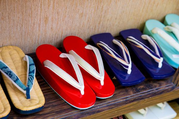 Curiosidades de Japón que debes conocer antes de viajar - Quitarse los zapatos es una norma básica