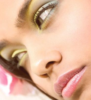 Cómo maquillarse en tonos pasteles - Paso 6