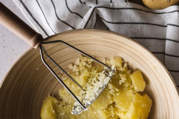 Cómo hacer una ensalada mimosa, una receta fácil y deliciosa - Paso 6