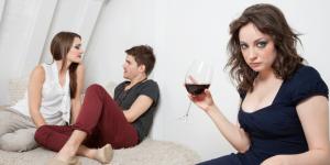 Cómo solucionar problemas de pareja por celos