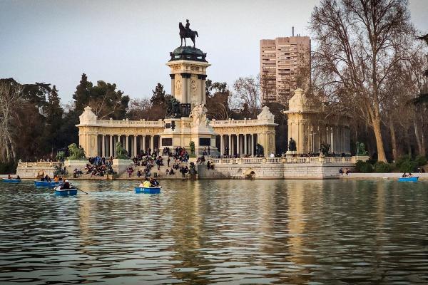 Curiosidades de Madrid que seguro que no conocías - El Retiro, un espacio exclusivo para la realeza