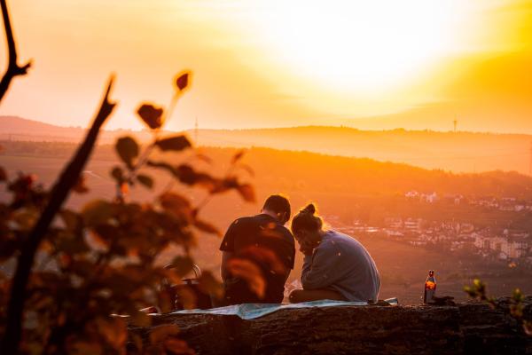 100 preguntas profundas para conocer a alguien que te gusta (y conectar a otro nivel) - Preguntas profundas para conocer a alguien en pareja