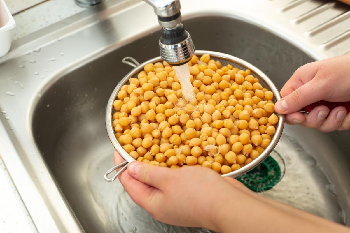 ¿Hay que lavar los garbanzos de bote?