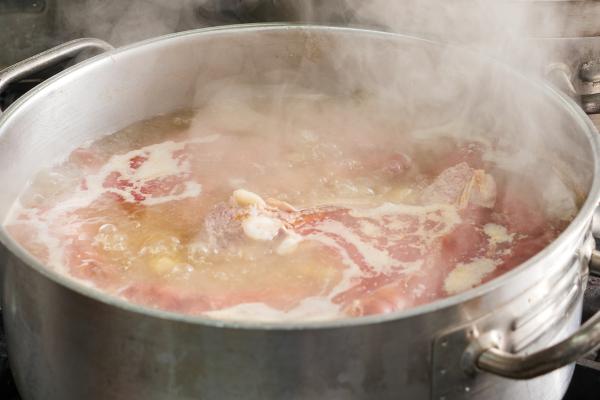Cómo hacer cocido montañés, una receta tradicional de Cantabria - Paso 4