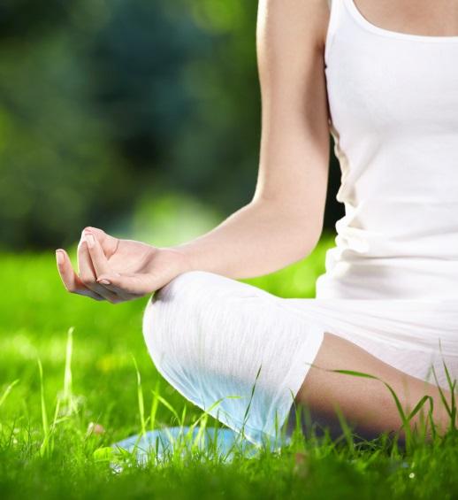 ¿Hacer yoga adelgaza?