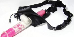 Qué se siente al usar un consolador con arnés