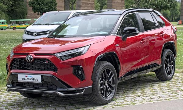 Los mejores coches SUV: guía con los más fiables - Toyota RAV4