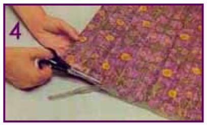 Cómo decorar una cortina de junco - Paso 4