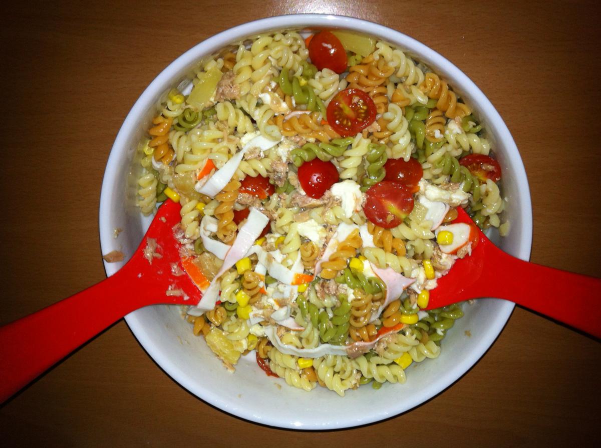 Cómo hacer una ensalada de pasta veraniega