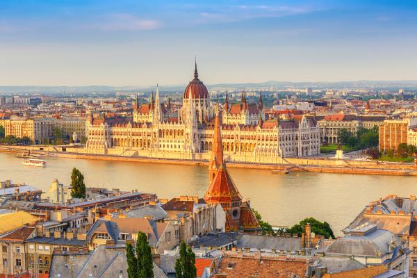 Dónde viajar en Europa en enero: los mejores destinos - Budapest, Hungría