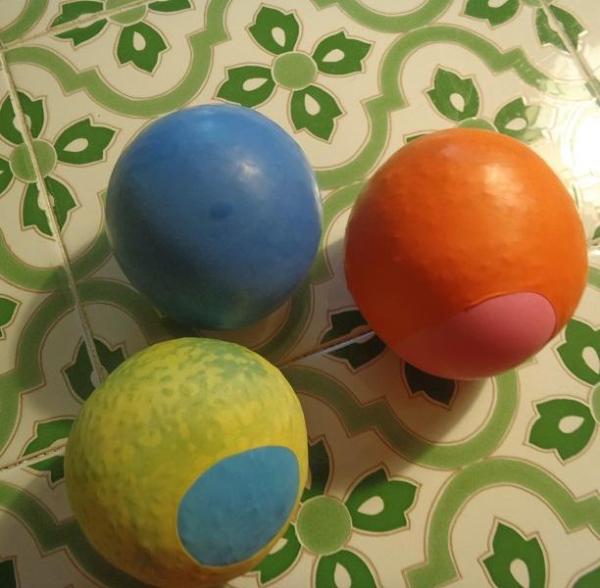Cómo hacer bolas malabares con globos