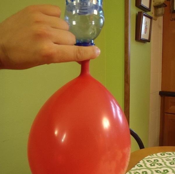 Cómo hacer bolas malabares con globos - Paso 5