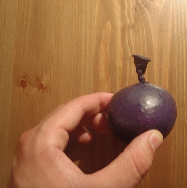 Cómo hacer bolas malabares con globos - Paso 6