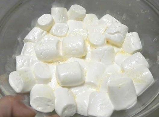 Cómo hacer fondant casero con nubes de azúcar - Paso 2