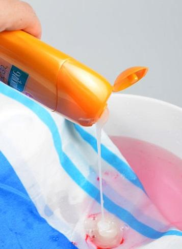 Cómo quitar manchas de remolacha de la ropa - Paso 3