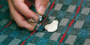 Cómo quitar el chicle del asiento del coche