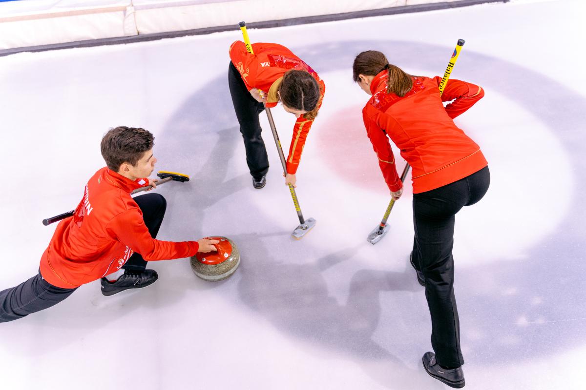 Qué es el curling: descubre las reglas de este deporte de invierno