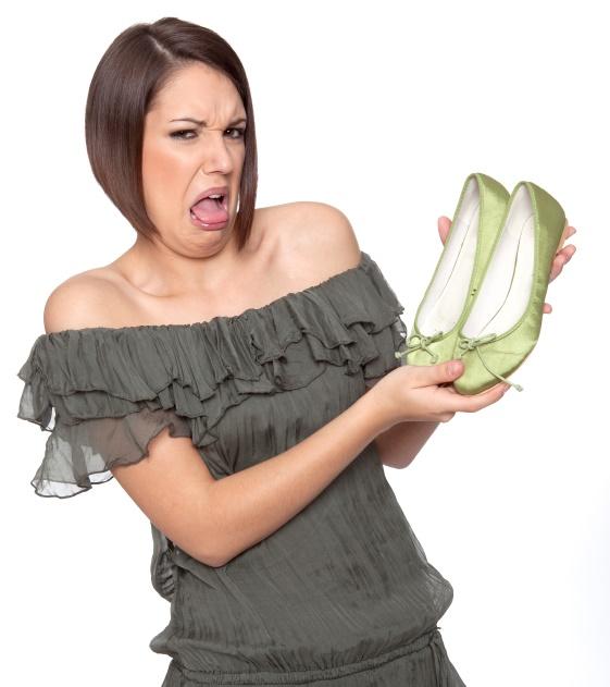 Cómo evitar que los zapatos huelan mal