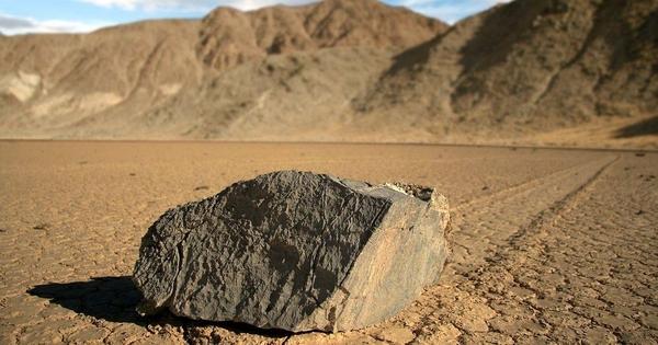 Tipos de desiertos y sus características principales - Desiertos de rocas, uno de los tipos de desiertos 