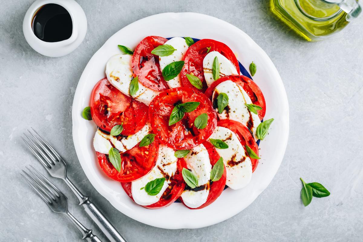 Cómo hacer ensalada caprese: receta original italiana