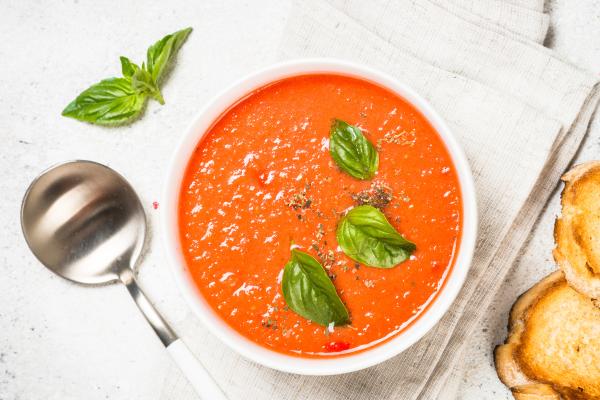 Descubre cómo hacer gazpacho andaluz de la abuela casero auténtico y refrescante