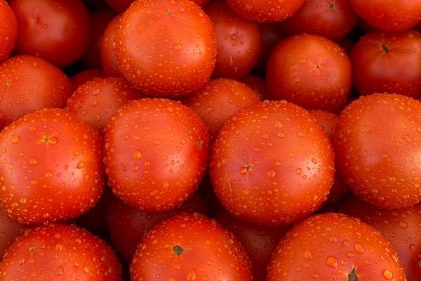 Descubre cómo hacer gazpacho andaluz de la abuela casero auténtico y refrescante - Paso 1