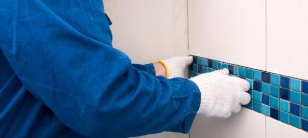 Cómo tapar agujeros en los azulejos - Cubrir con masilla