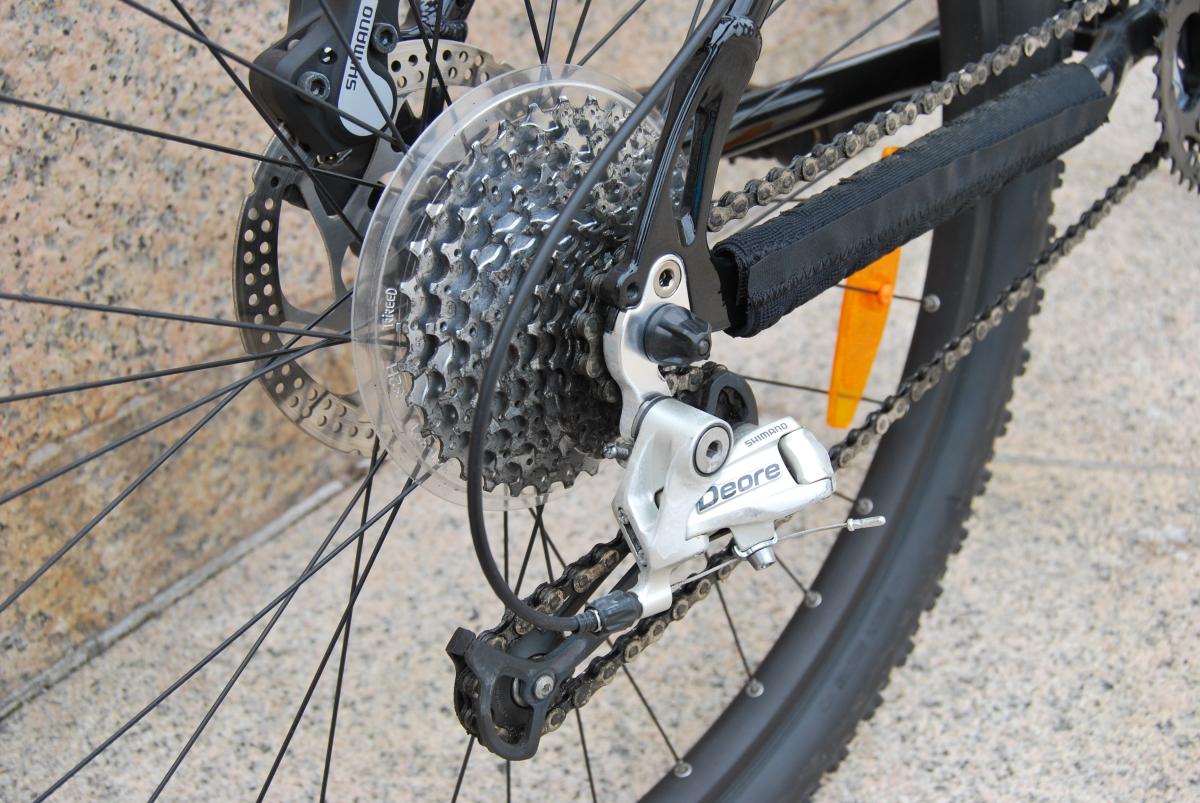 Cómo ajustar los cambios de una bicicleta