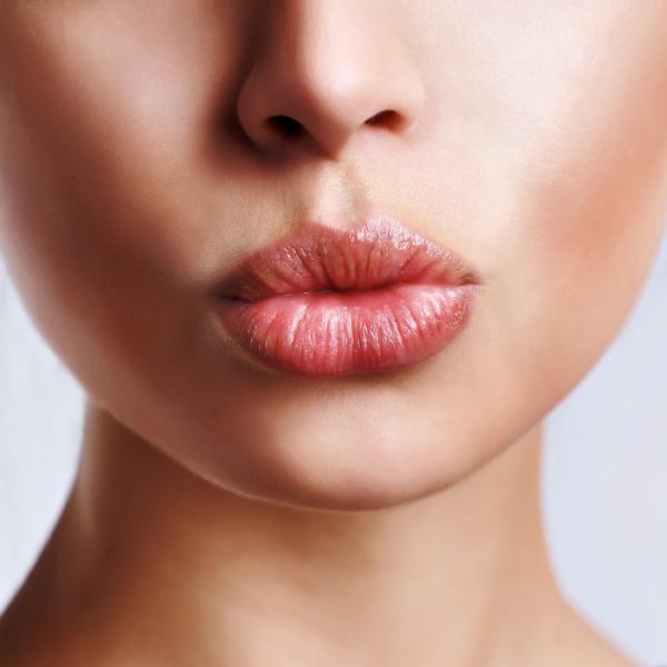 Cómo eliminar las arrugas verticales de los labios - Paso 3