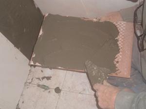 Cómo alicatar un cuarto de baño - Paso 3