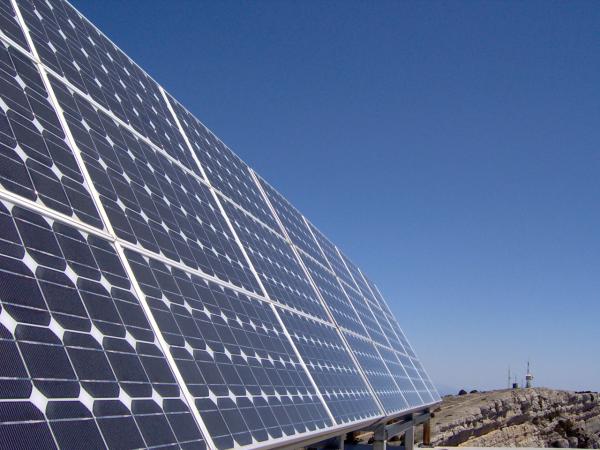 Cómo se transforma la energía solar en energía eléctrica