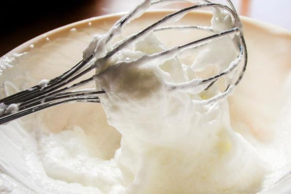 Cómo hacer una mona de Pascua de mantequilla - Paso 3