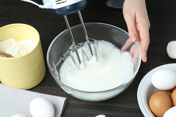 Cómo hacer una mona de Pascua de mantequilla - Paso 4