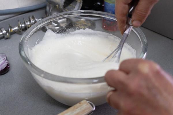 Cómo hacer una mona de Pascua de mantequilla - Paso 5