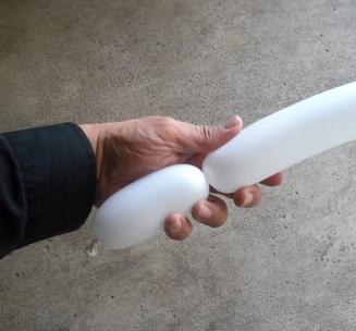 Cómo hacer un muñeco de nieve con globos - Paso 3