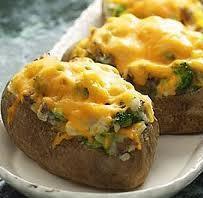 Cómo preparar unas patatas rellenas de queso azul