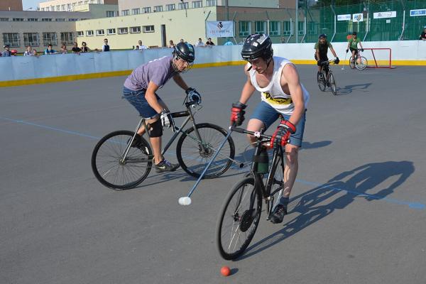 Tipos de deportes con bicicleta: más allá del ciclismo - Bike polo