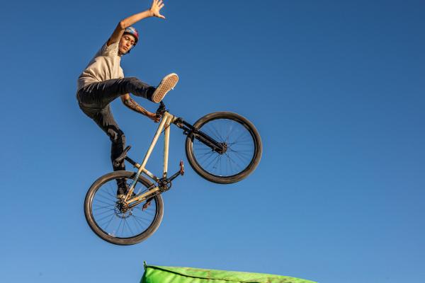 Tipos de deportes con bicicleta: más allá del ciclismo - Freestyle urbano