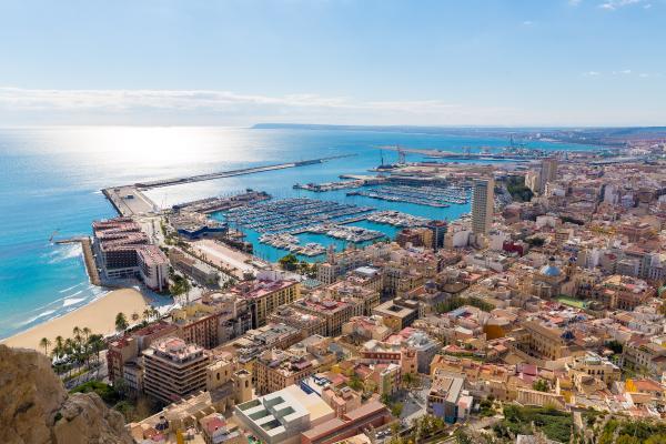 Dónde viajar en invierno en España: guía con los mejores destinos - Alicante - Comunidad Valenciana