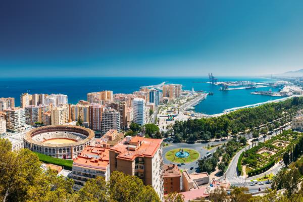 Dónde viajar en invierno en España: guía con los mejores destinos - Málaga - Andalucía