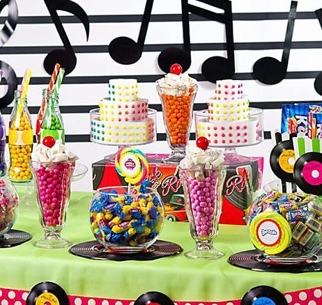 Cómo hacer una fiesta de los años 50