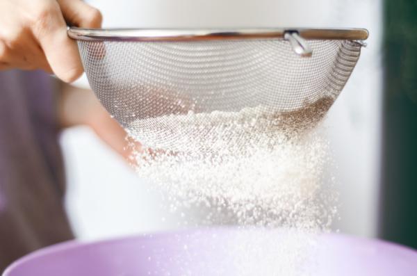 Cómo hacer pan integral con semillas - Paso 1