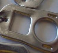 Cómo hacer unos pendientes con anillas de latas - Paso 1