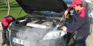 Cómo limpiar el motor del coche 