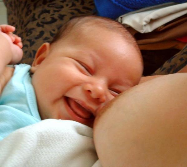 Cuáles son las mejores posiciones para amamantar a mi bebé