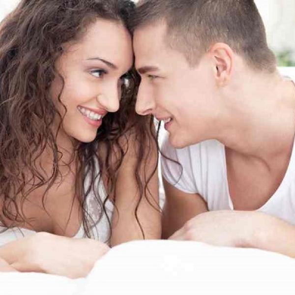 Cómo saber si un chico te quiere - 6 pasos Cómo saber si un chico te quiere - 6 pasos