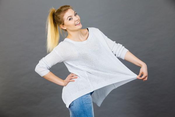 Cómo encoger la ropa - Cómo encoger una camiseta