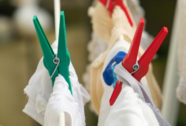 Cómo blanquear la ropa al sol