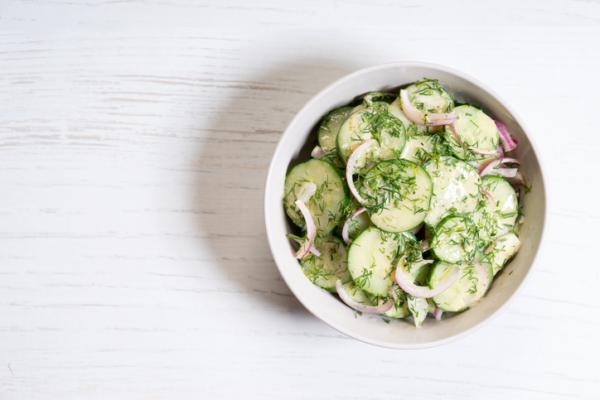 Con qué se acompaña la lasaña - Ensalada de pepino para acompañar una lasaña