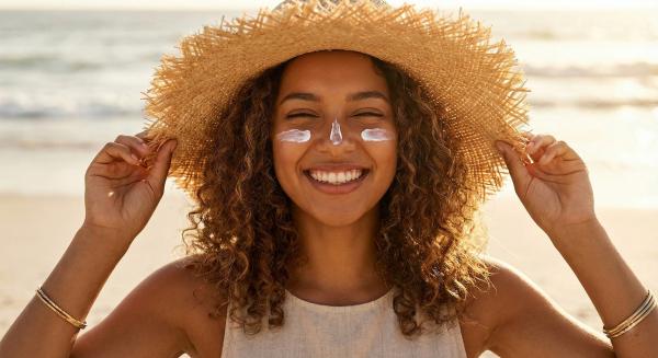 Descubre las mejores cremas hidratantes con protector solar para uso diario SPF 50 - Vichy Capital Soleil UV-Age Daily SPF 50+